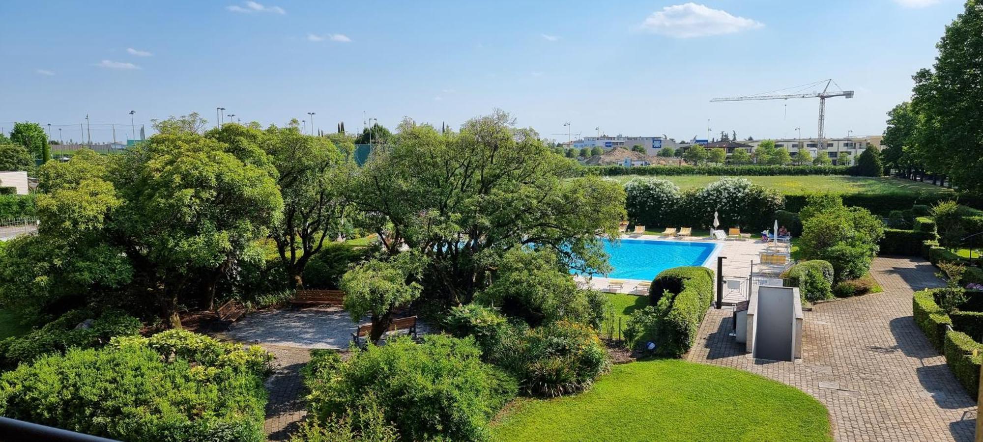 Ferienwohnung Dolce Blu Sirmione Rivoltella del Garda Exterior foto