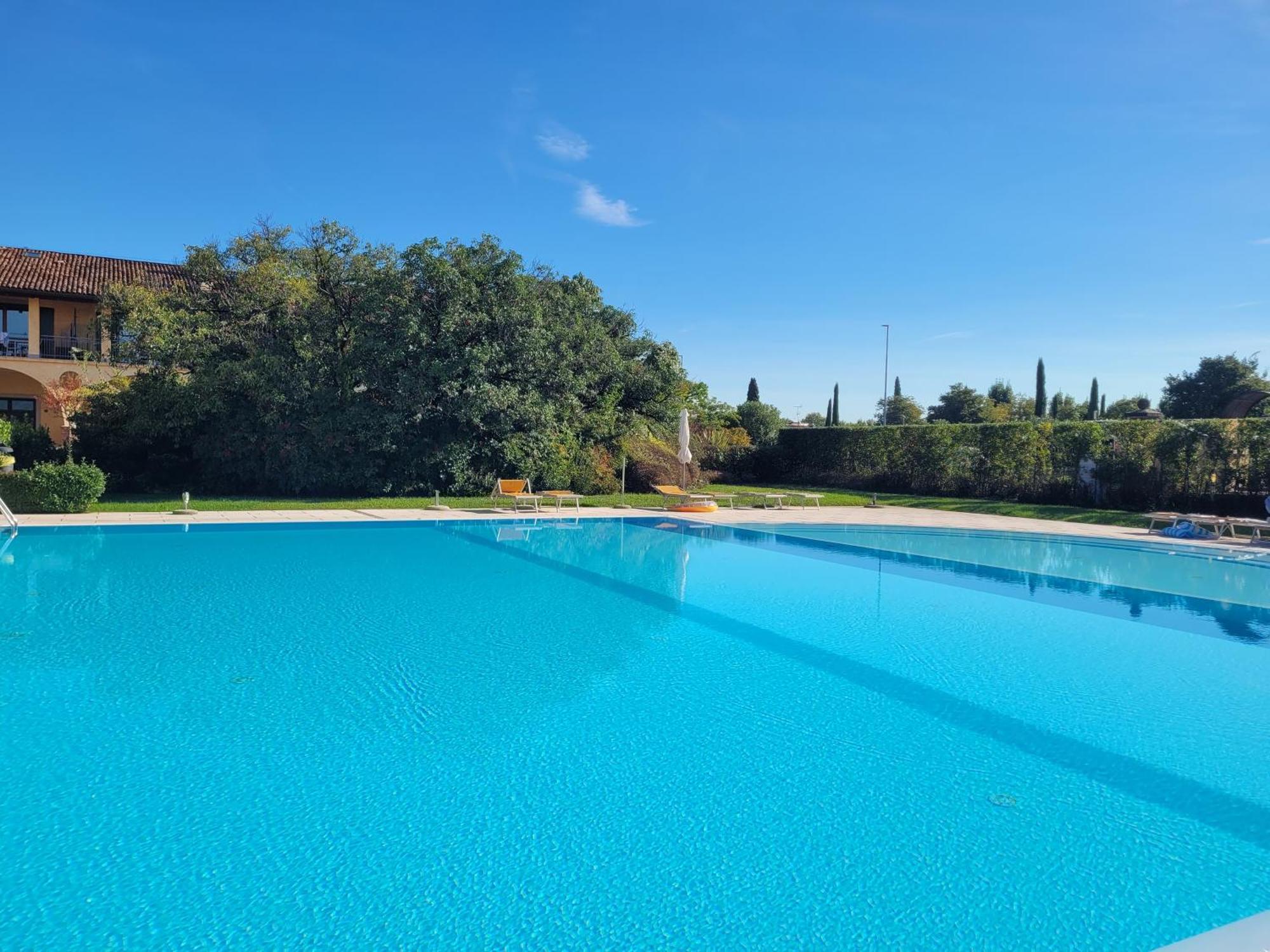 Ferienwohnung Dolce Blu Sirmione Rivoltella del Garda Exterior foto