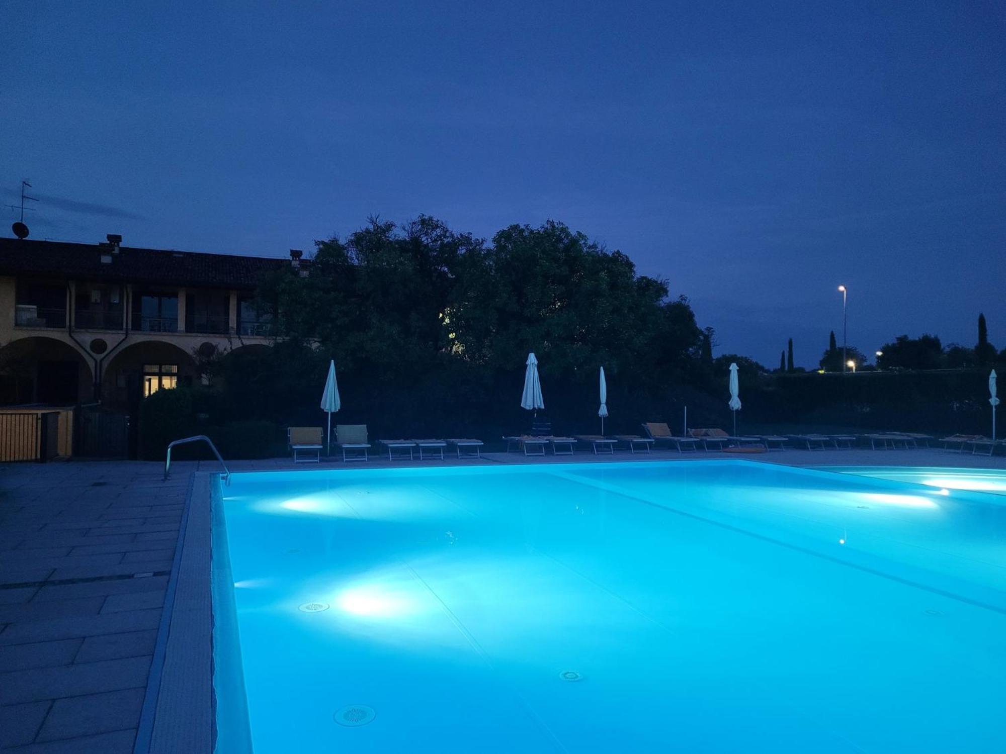 Ferienwohnung Dolce Blu Sirmione Rivoltella del Garda Exterior foto